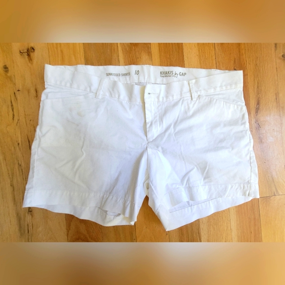 GAP Maternity Sunkissed Short White Size 10